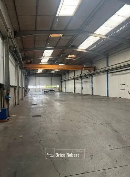 Office in Béligneux for lease - Interior Photo - Image 2 of 4