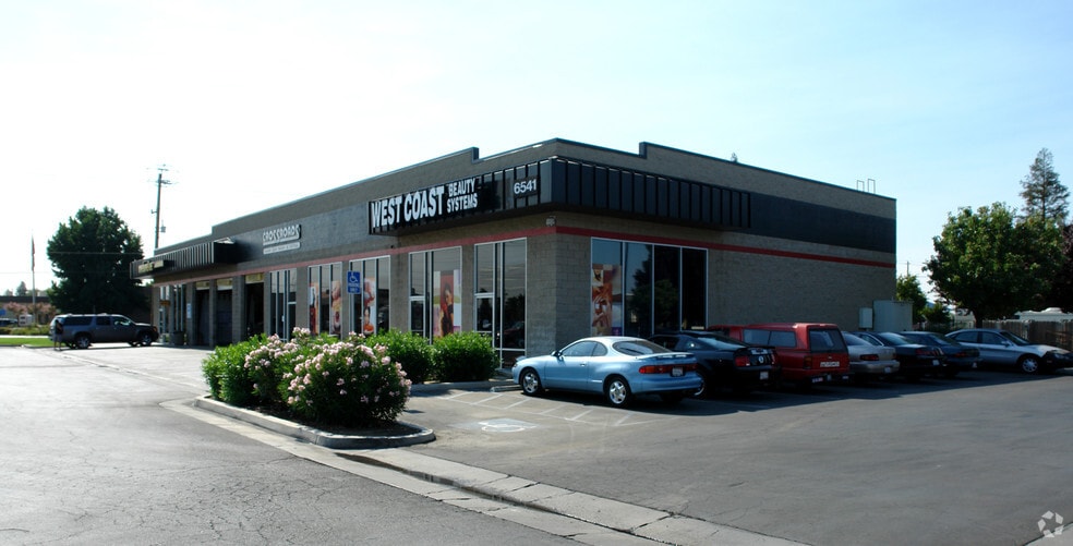 6561 White Ln, Bakersfield, CA for lease - Building Photo - Image 3 of 4