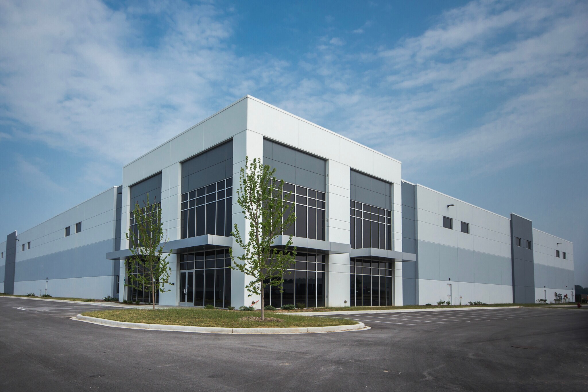 W210 N12975 Gateway Crossing Xing, Richfield, WI for lease Building Photo- Image 1 of 5