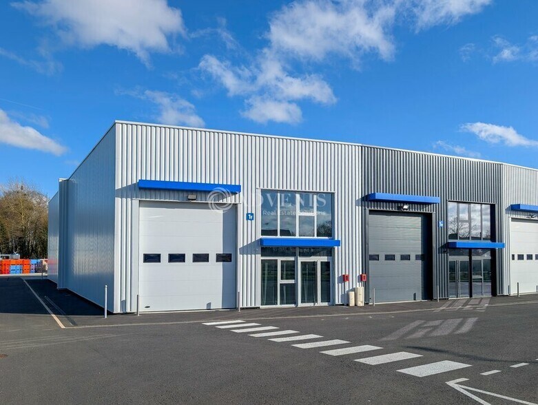 Flex in Miniac-Morvan for sale - Building Photo - Image 2 of 6