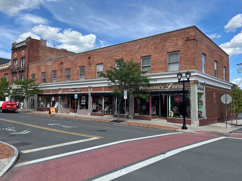 149 Remsen St, Cohoes, NY for sale - Primary Photo - Image 1 of 1