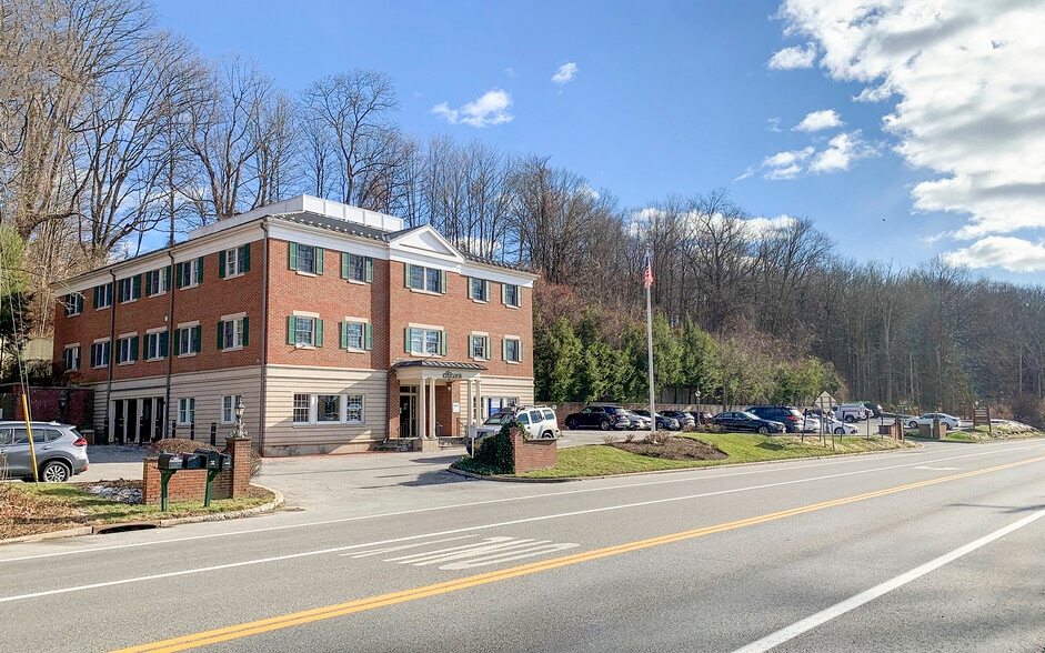 332 Route 100, Somers Township, NY for sale - Building Photo - Image 3 of 5