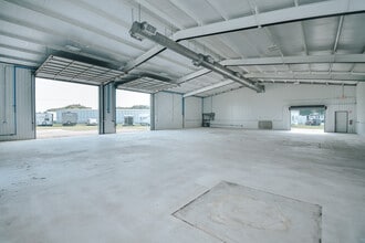 13102 N Navarro St, Victoria, TX for lease Interior Photo- Image 1 of 10