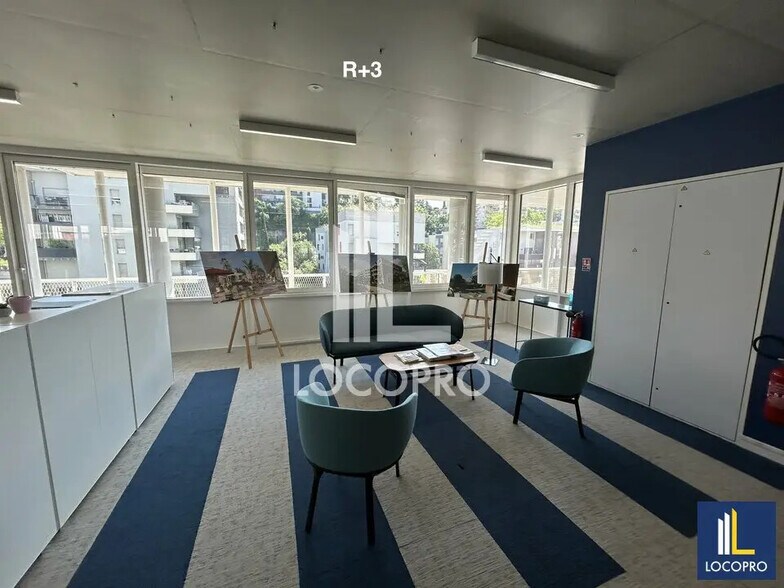Office in Nice for lease - Interior Photo - Image 2 of 12