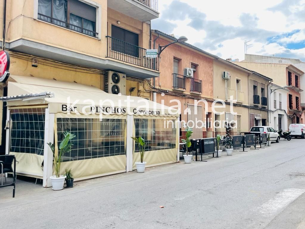 Retail in La Llosa de Ranes, Valencia for lease Building Photo- Image 1 of 2