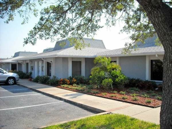 7850 Ulmerton Rd, Largo, FL for lease - Building Photo - Image 3 of 6