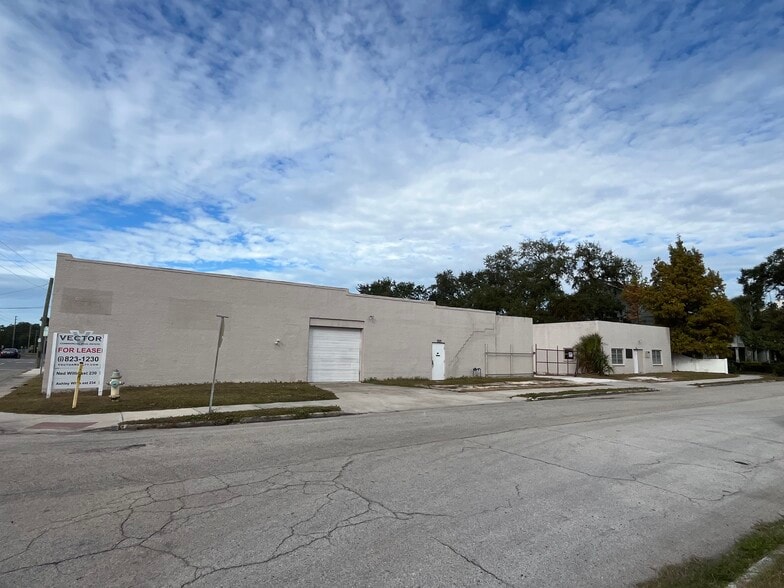 1501 Burlington Ave N, Saint Petersburg, FL for lease - Building Photo - Image 1 of 8