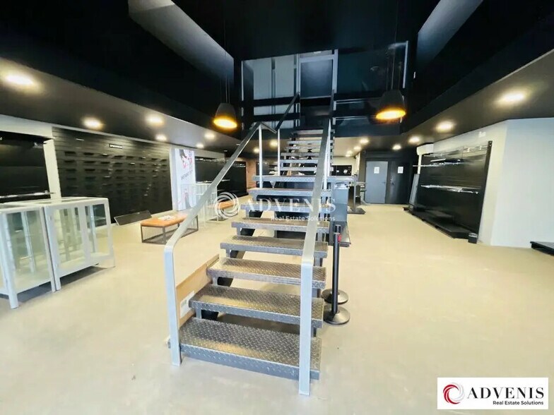 Retail in Bordeaux for lease - Interior Photo - Image 3 of 12