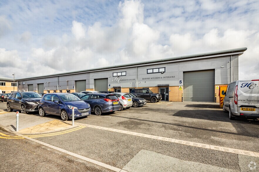 Sinclair Way, Prescot for lease - Primary Photo - Image 1 of 5