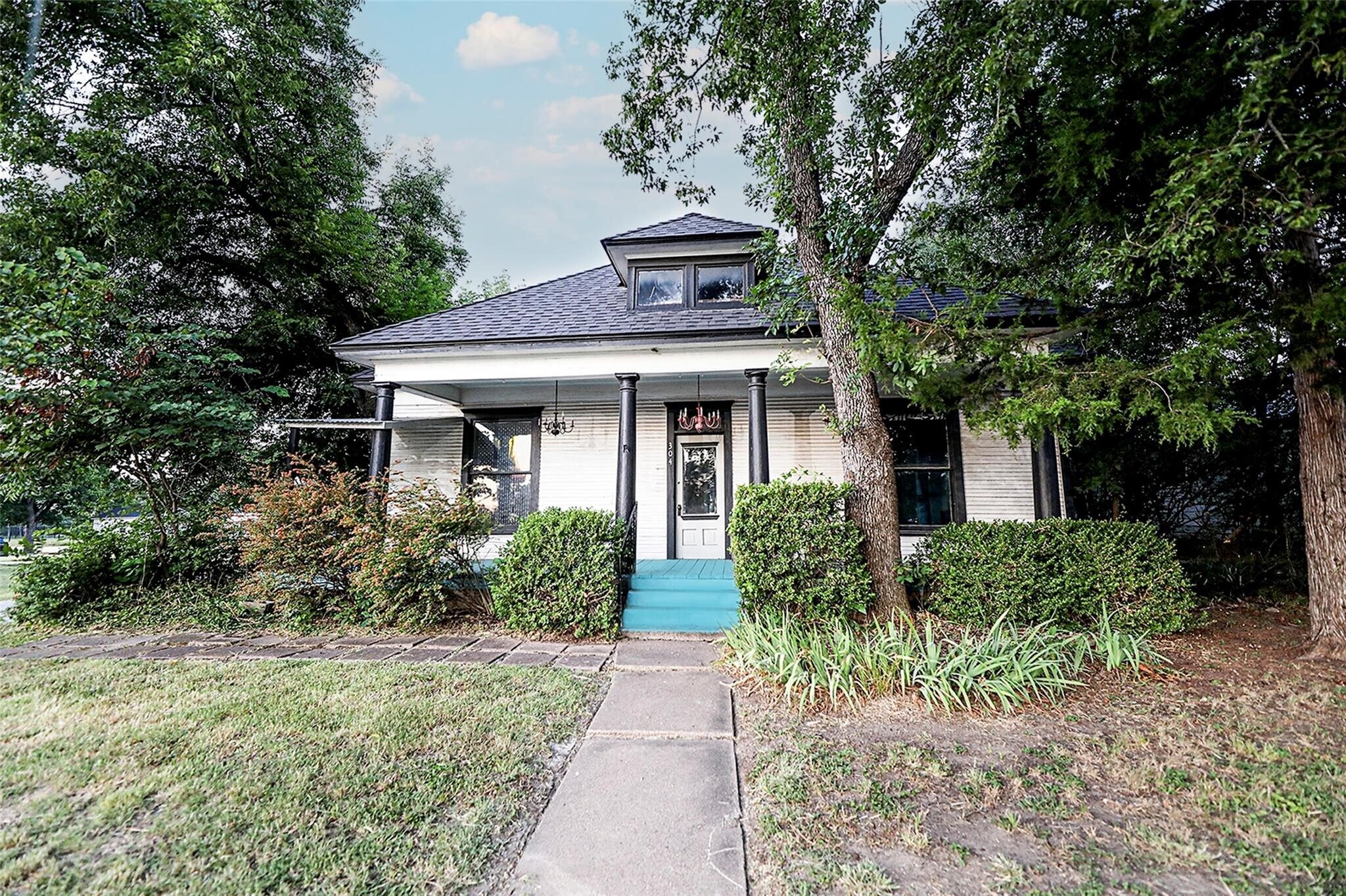 304 E Wise St, Bowie, TX for sale Building Photo- Image 1 of 1