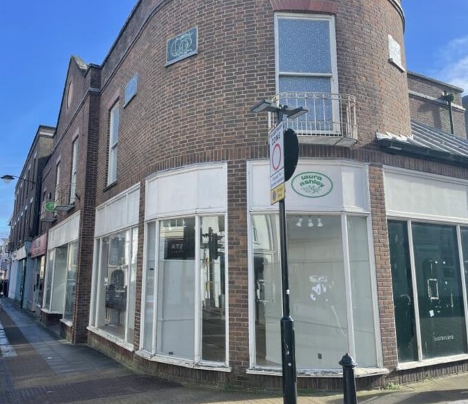 32-39 High St, Newport for lease - Building Photo - Image 3 of 4