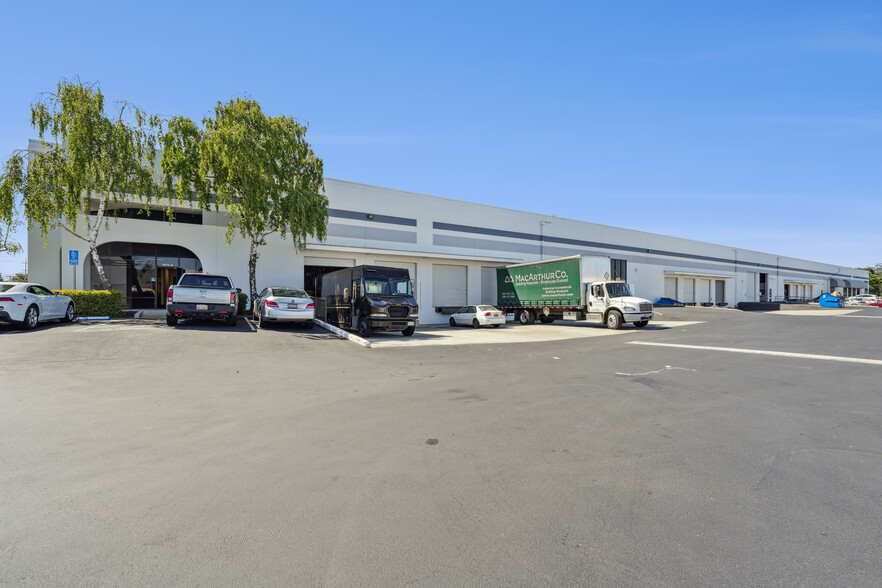 1670 Las Plumas Ave, San Jose, CA for lease - Building Photo - Image 3 of 5