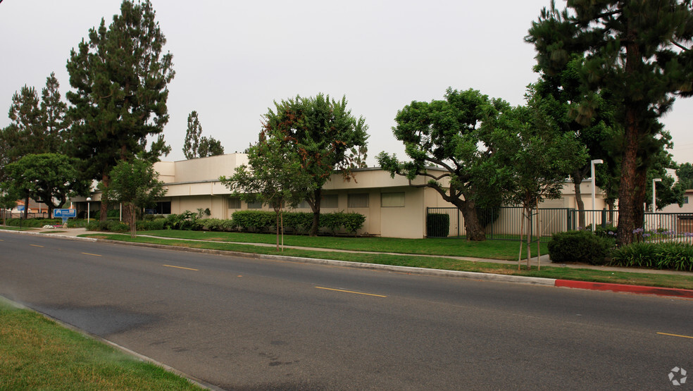 1025 W I St, Ontario, CA for lease - Building Photo - Image 3 of 6