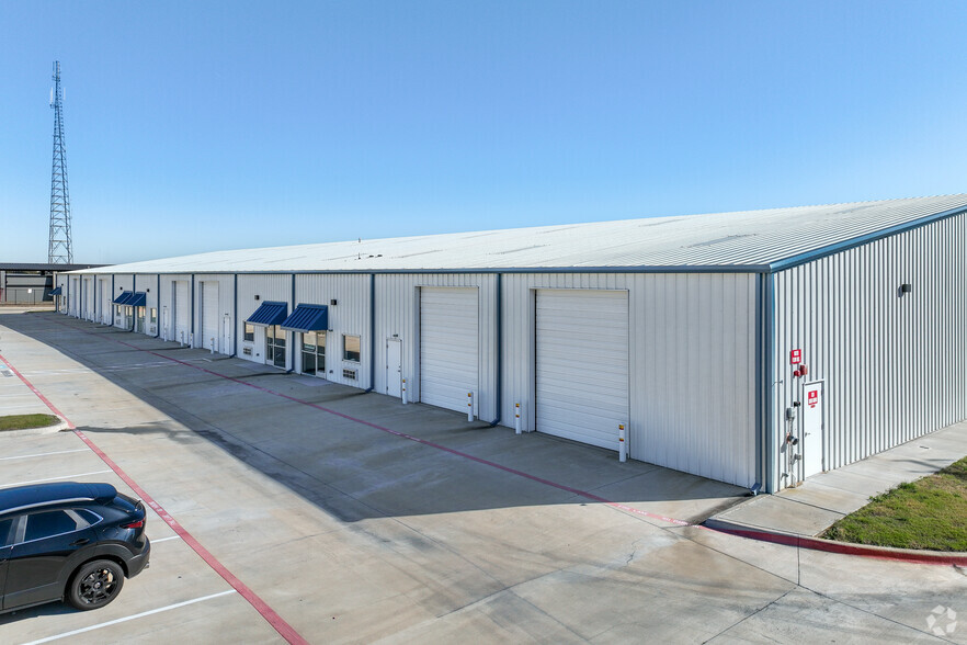 620 Justice, Mansfield, TX for lease - Building Photo - Image 3 of 5