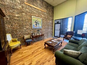 105 N Maple St, Murfreesboro, TN for lease Interior Photo- Image 2 of 9