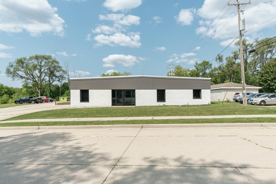 6009 S Kingan Ave, Cudahy, WI for sale - Building Photo - Image 1 of 18