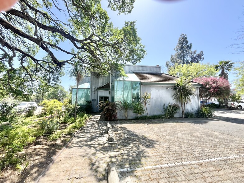 Ganas Auto Portfolio portfolio of 3 properties for sale on LoopNet.com - Building Photo - Image 1 of 113