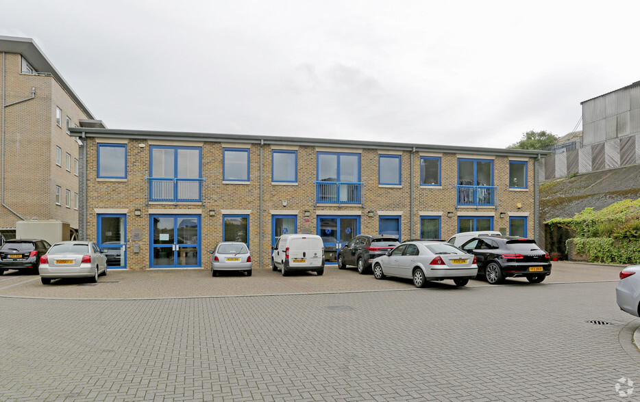 Gateway Mews, London for sale - Building Photo - Image 1 of 4