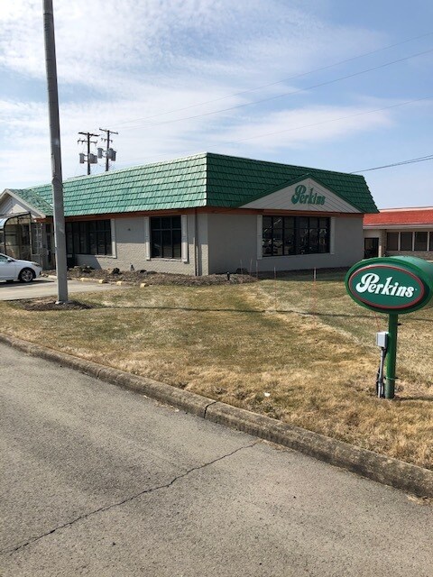 587 E Main St  
