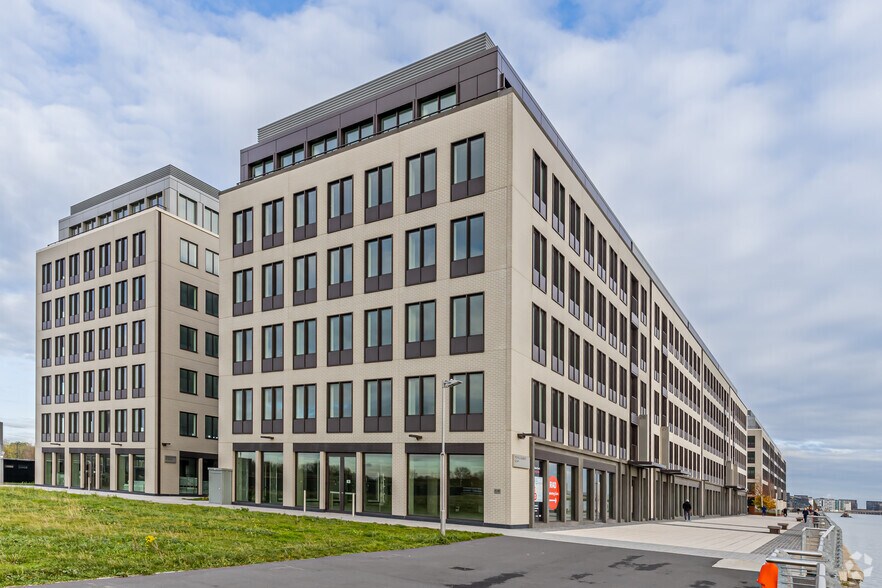 11-14 Dockside Rd, London for sale - Primary Photo - Image 1 of 1