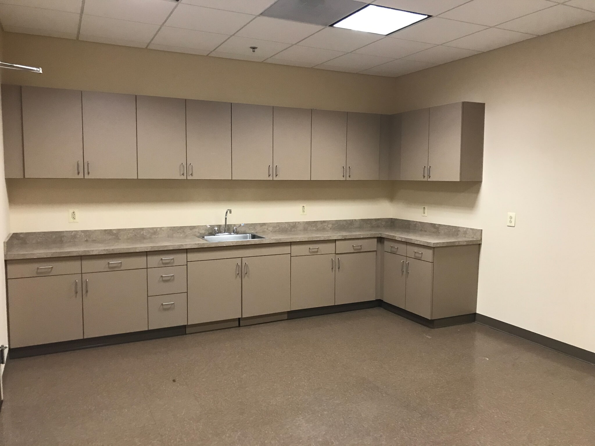 2001-2003 Commerce Park Dr, Annapolis, MD for lease Interior Photo- Image 1 of 6