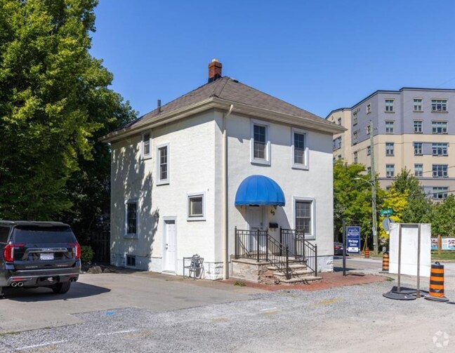 49 Lake St, St Catharines, ON for sale - Primary Photo - Image 1 of 1