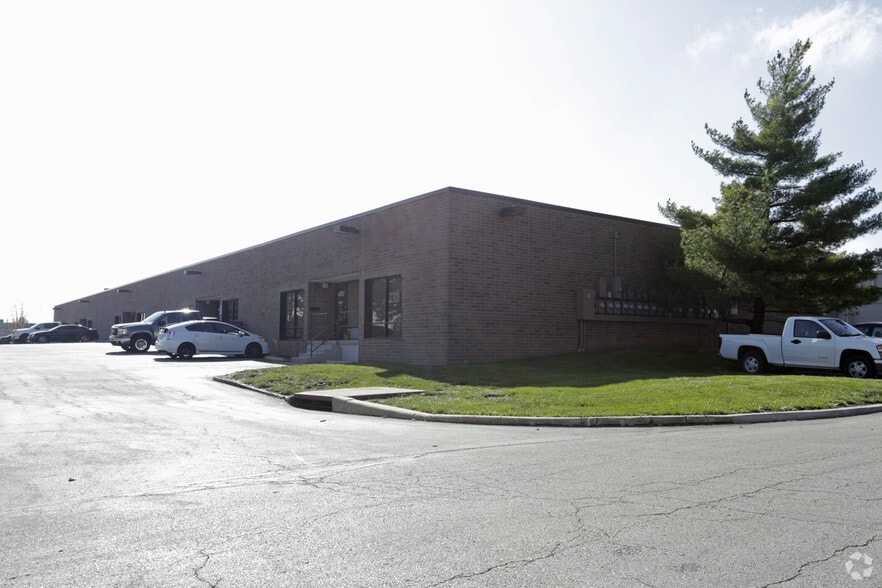 98509868 Pflumm Rd, Lenexa, KS 66215