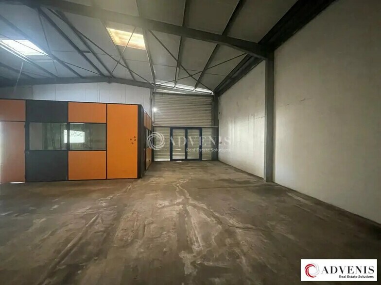Flex in Mérignac for lease - Interior Photo - Image 1 of 6