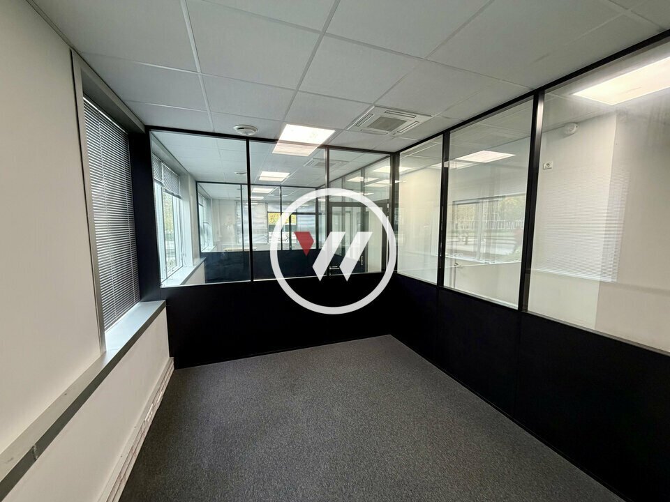 Office in Villepinte for sale Interior Photo- Image 1 of 4