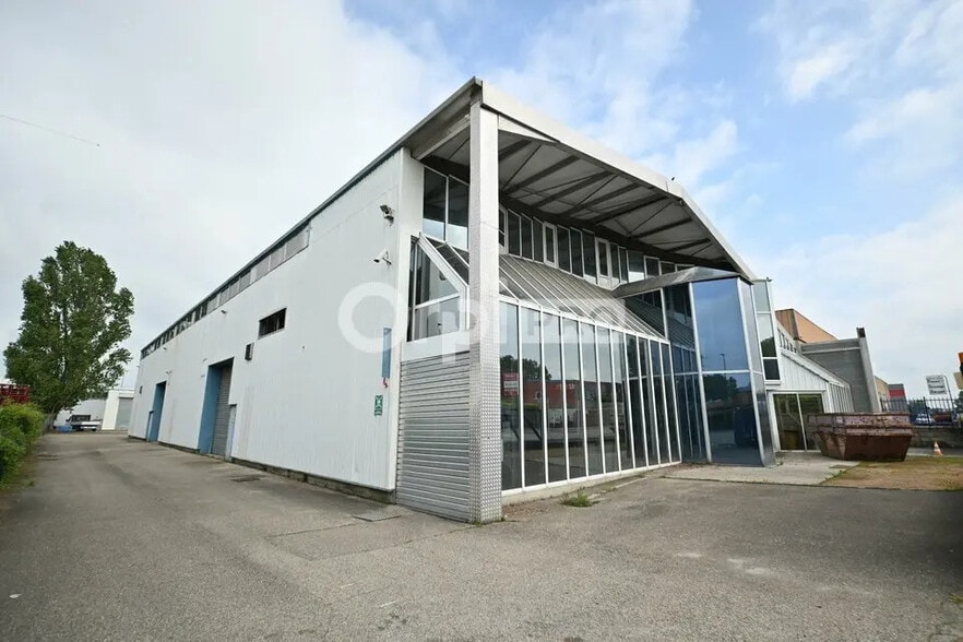 5 Avenue Karl Marx, Vaulx-en-Velin for lease - Primary Photo - Image 1 of 1
