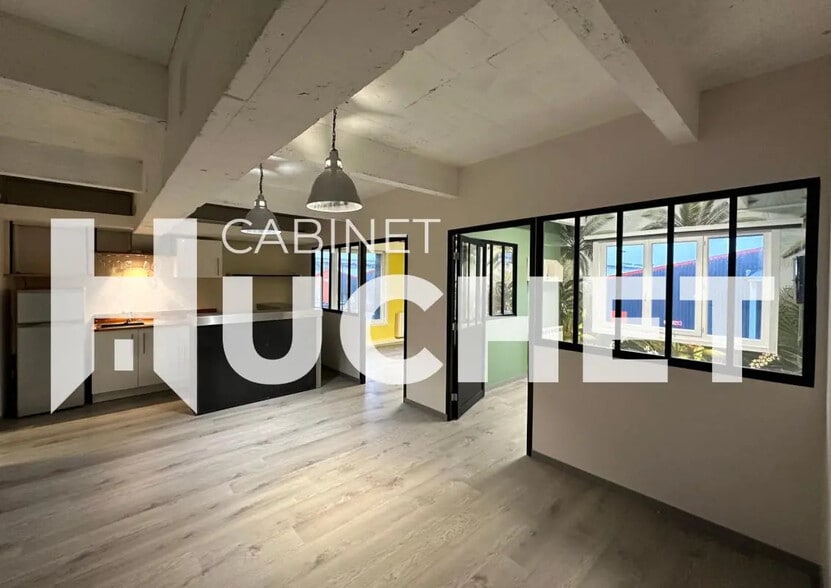 Office in Cormelles-le-Royal for lease - Interior Photo - Image 2 of 3