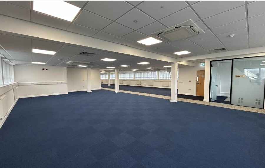 Glastonbury Rd, Wells for lease - Interior Photo - Image 3 of 3