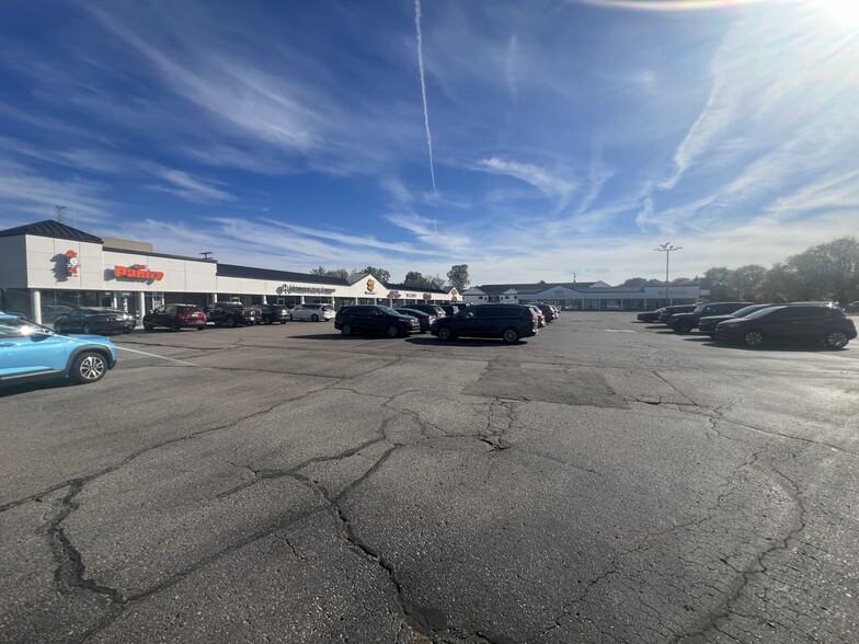 34204-34244 Van Dyke Ave, Sterling Heights, MI for lease - Building Photo - Image 2 of 5