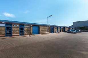 906-917 Yeovil Rd, Slough BKS - Warehouse