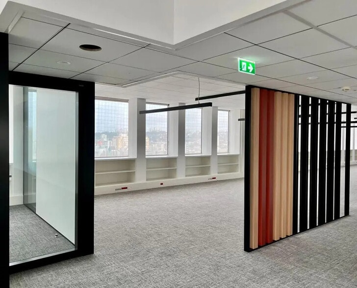 Office in Pantin for lease - Interior Photo - Image 1 of 15