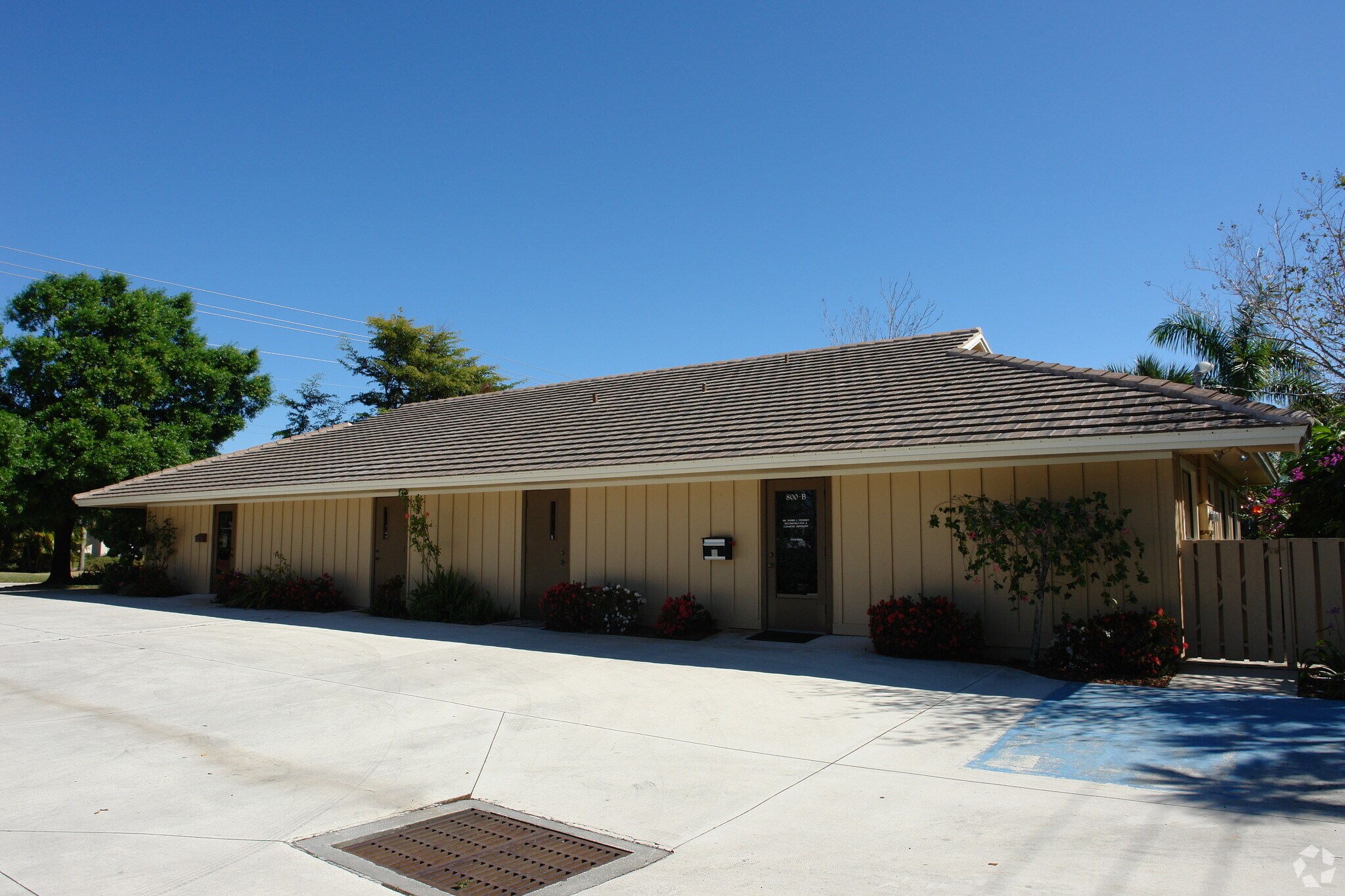 800 SE Osceola St, Stuart, FL for sale Primary Photo- Image 1 of 1