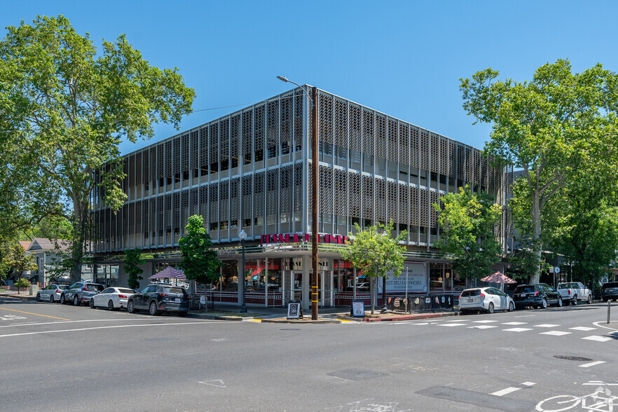 2401-2407 J St, Sacramento, CA for lease - Building Photo - Image 3 of 8