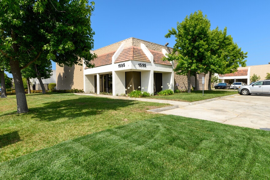 1595 Walter St, Ventura, CA for lease - Building Photo - Image 1 of 8