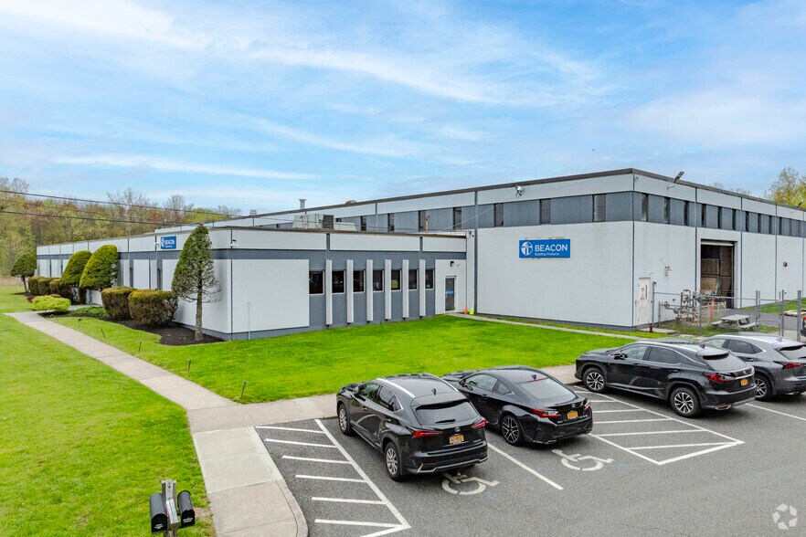 2 Great Pasture Rd, Danbury, CT for lease - Primary Photo - Image 2 of 13