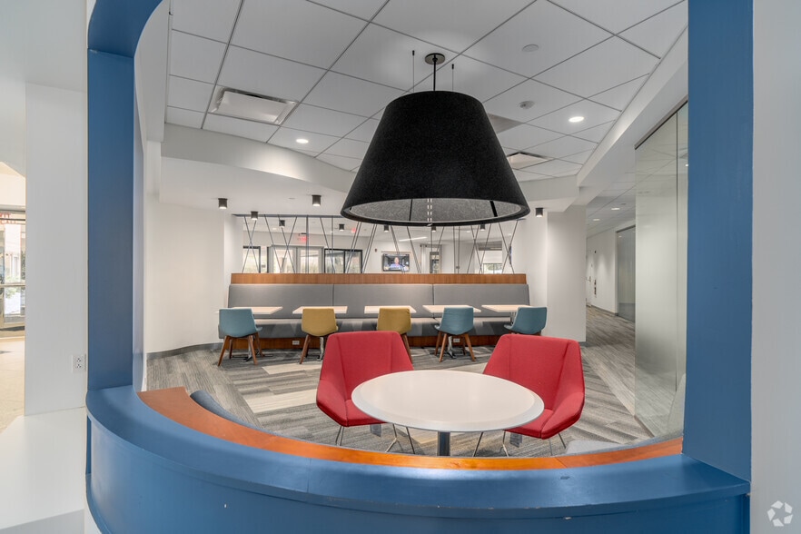 1200 Morris Dr, Chesterbrook, PA for lease - Lobby - Image 1 of 18