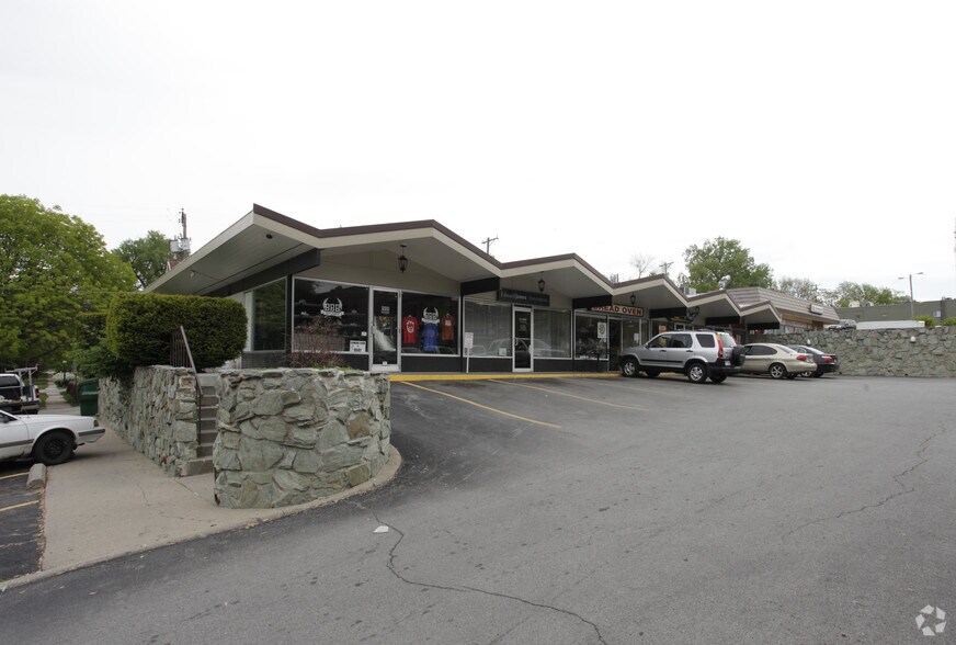 50225030 Underwood Ave, Omaha, NE 68132