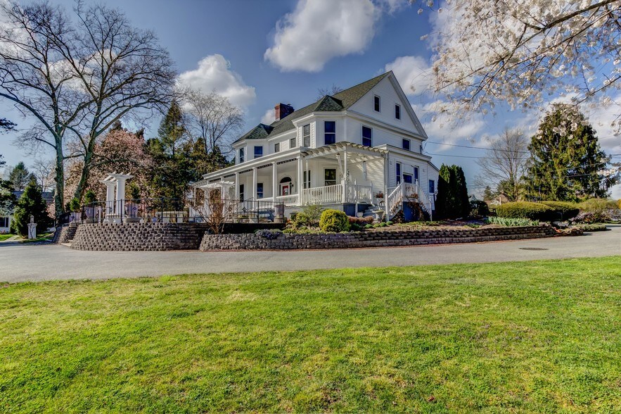 2311 Newport Gap Pike, Wilmington, DE 19808