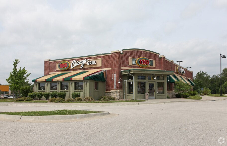9050 NE Barry Rd, Kansas City, MO, 64157 Restaurant Property For Sale