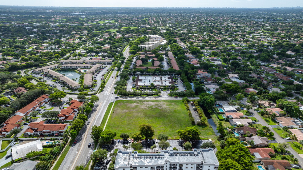 ROYAL PALM DRIVE, CORAL SPRINGS FL 33071, Coral Springs, FL for sale - Building Photo - Image 2 of 20