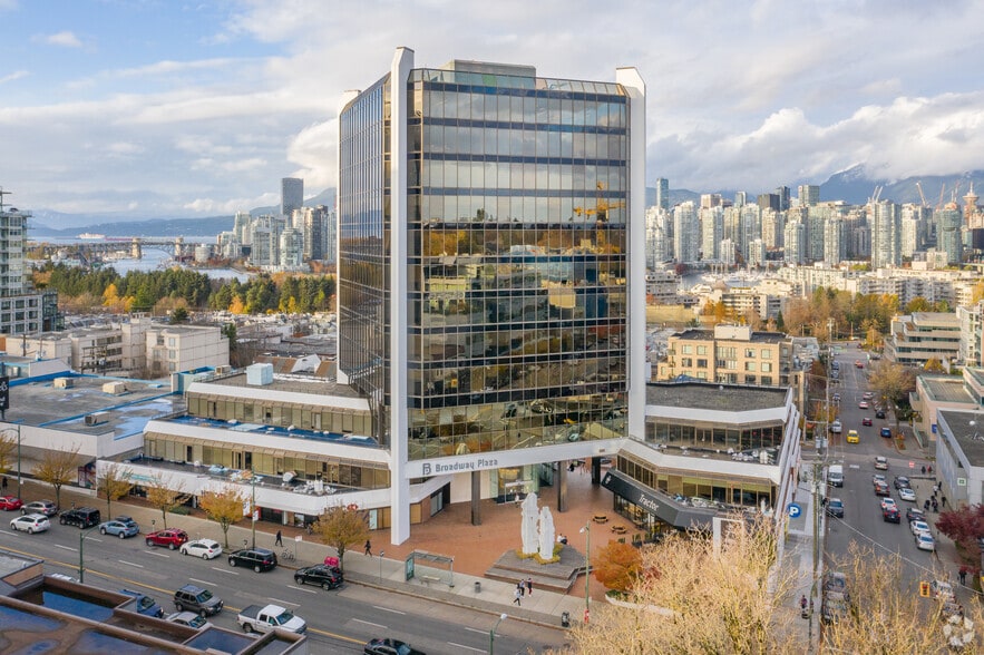 601 W Broadway, Vancouver, BC for lease - Building Photo - Image 1 of 10