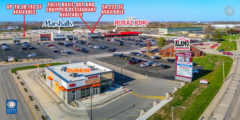 700 Broadway Ave E, Mattoon, IL for lease - Building Photo - Image 1 of 6