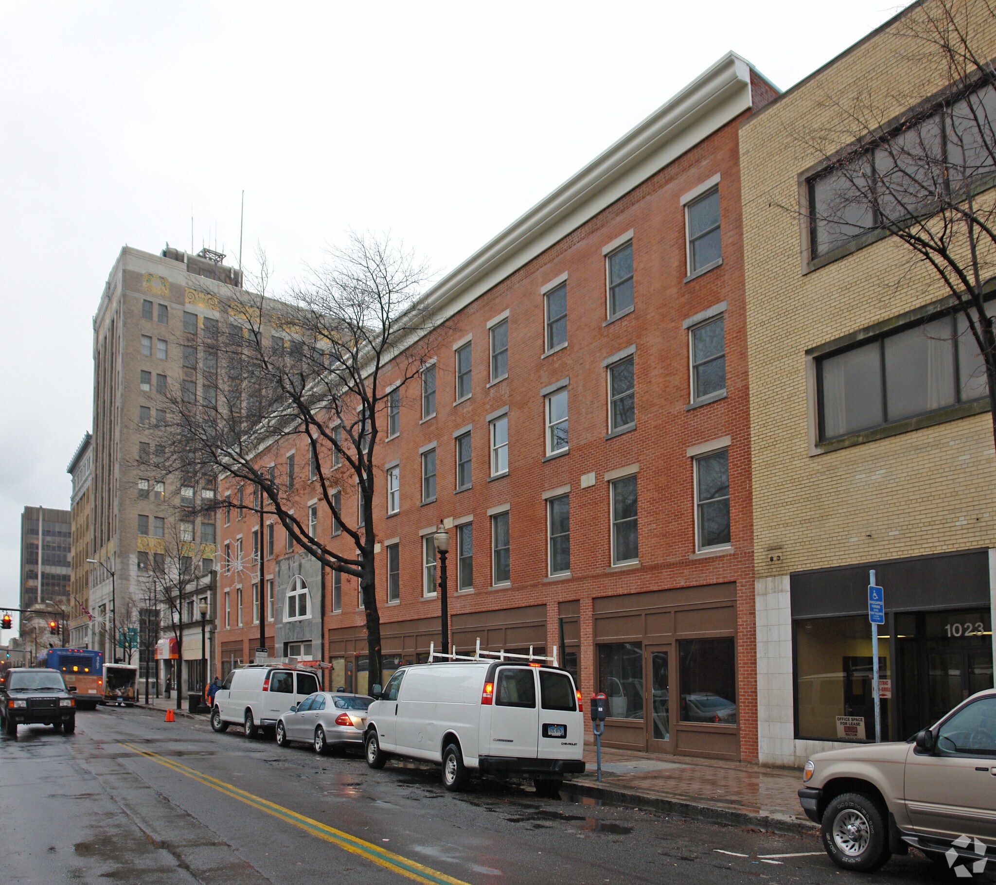 1001 Main St, Bridgeport, CT 06604 Arcade Mall