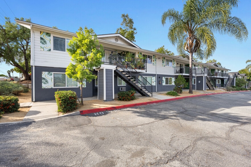 303 W Clemmens Ln, Fallbrook, CA 92028 Avocado Place