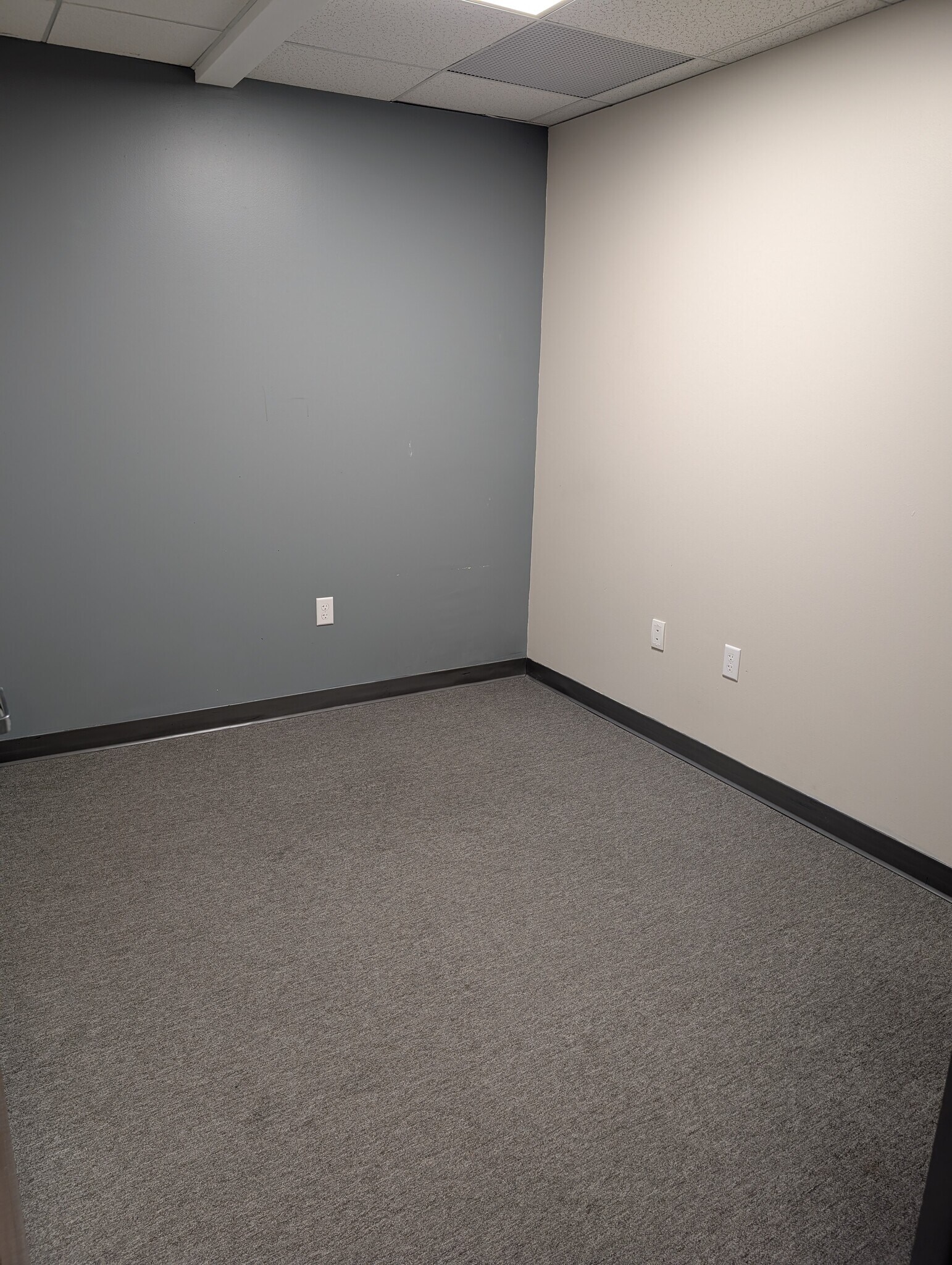 801 W Bay Dr, Largo, FL for lease Interior Photo- Image 1 of 12