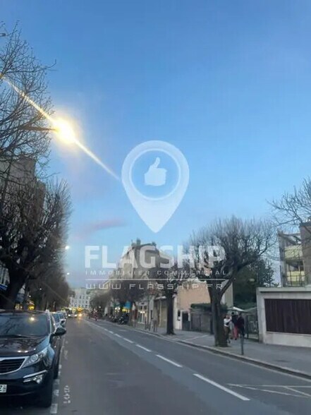 Retail in Montreuil for lease - Aerial - Image 1 of 2